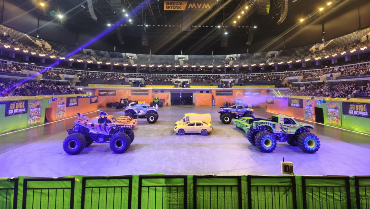 Hot Wheels Monster Trucks Glow-N-Fire Live Show Budapest Bericht