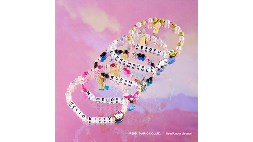 Kinder können sich Hello Kitty und ihren Freunden mit den neuesten Freundschaftsarmbändern des Little Words Project anschließen.