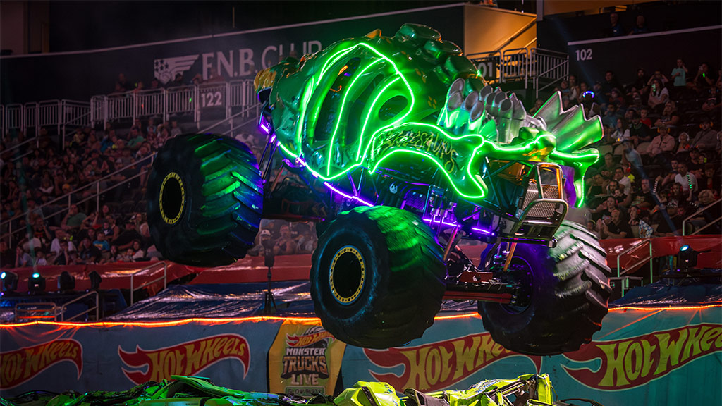 Hot Wheels Monster Truck Live kehrt 2025 mit dem Glow-N-Fire-Thema zurück