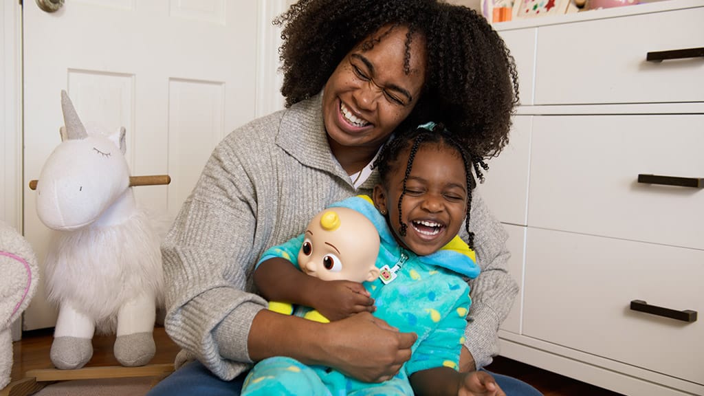 Eine neue Werbekampagne zeigt, wie CoComelon den elterlichen Stress reduzieren kann