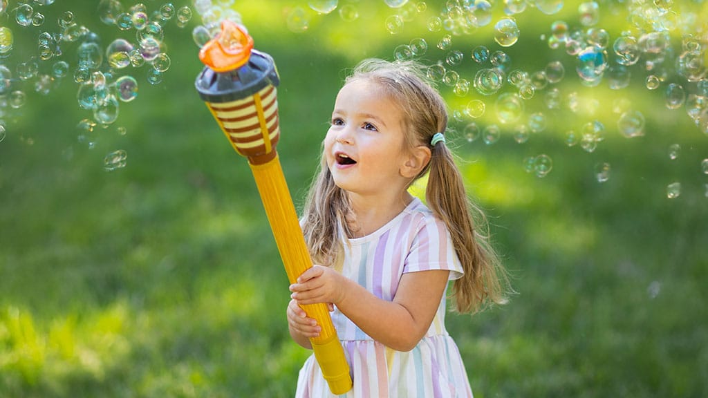 12 Spiele, damit der Sommer voller Seifenblasen ist