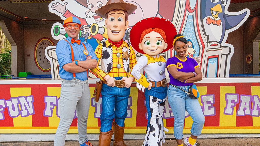 Genieße Disney World durch Blippi in den neuen Episoden