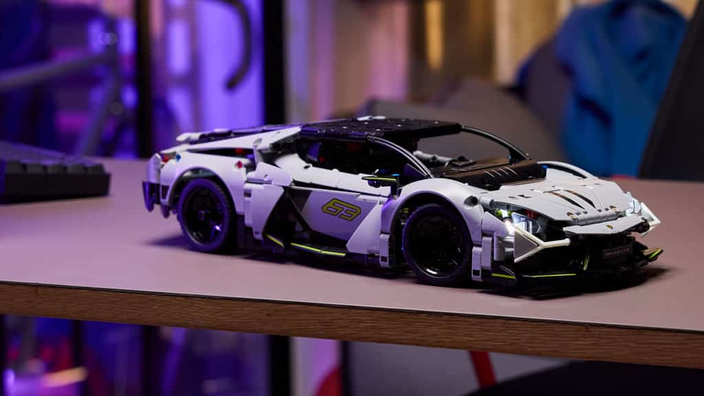 Baue sie zu Hause und spiele online mit den neuen LEGO Technic Autos