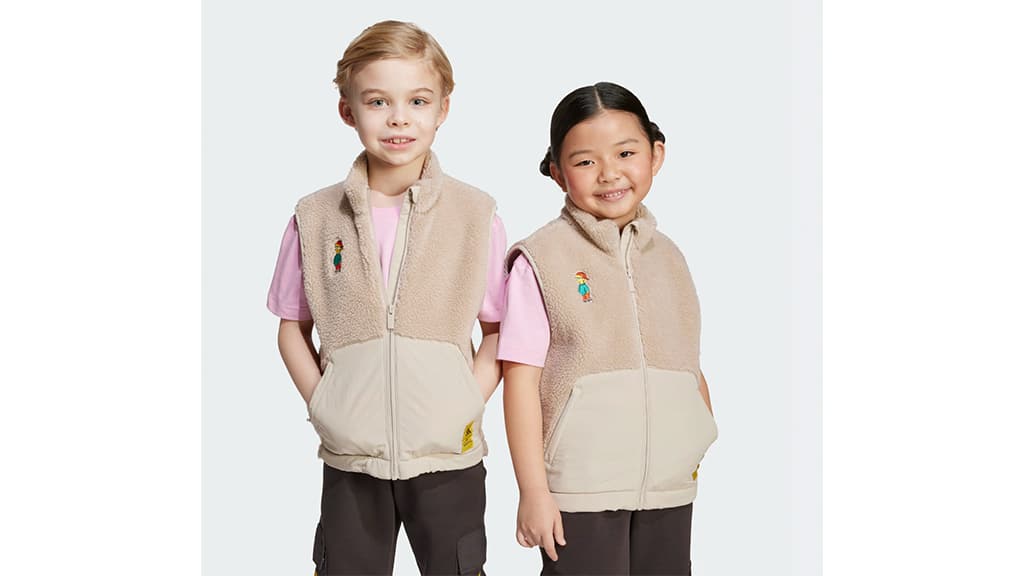 Kinder können in der neuen Kollektion von Adidas auch Marvel- und Simpsons-Charaktere tragen.