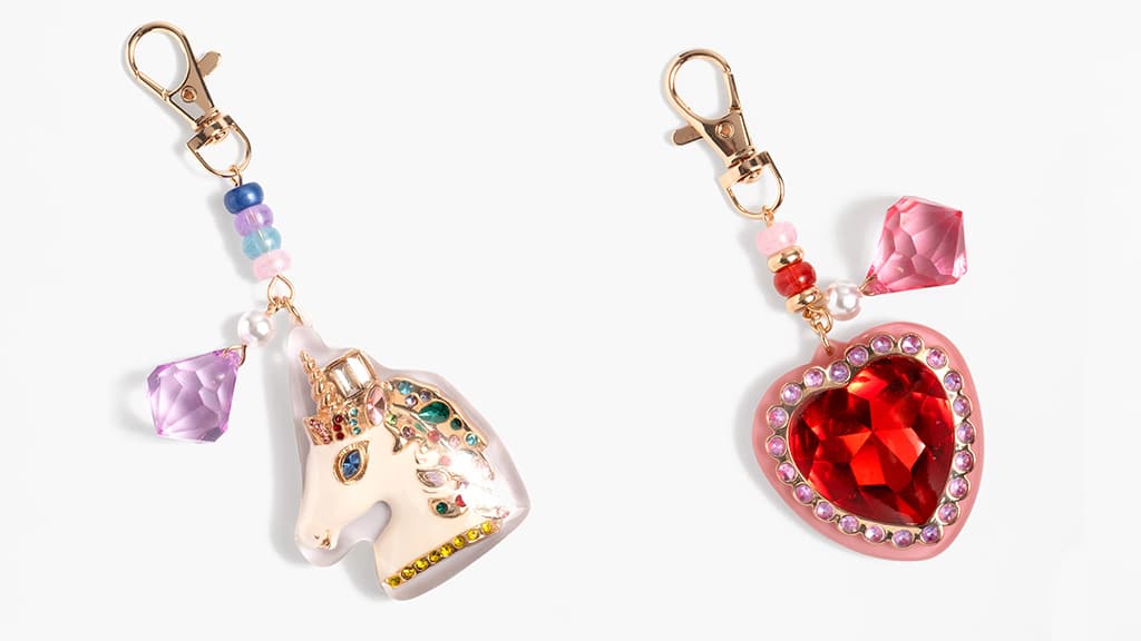 Geh stilvoll zur Schule mit den neuen Taschendekorationen von Super Smalls