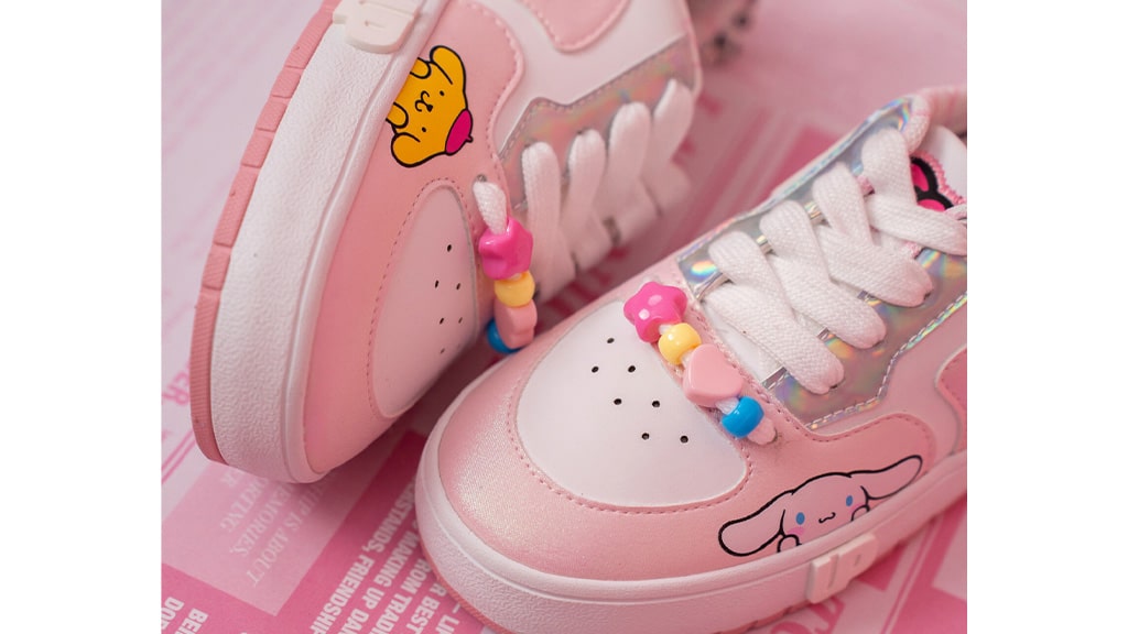 Lépkedj Sanrio stílusban ezekkel a Hello Kitty sportcipőkkel