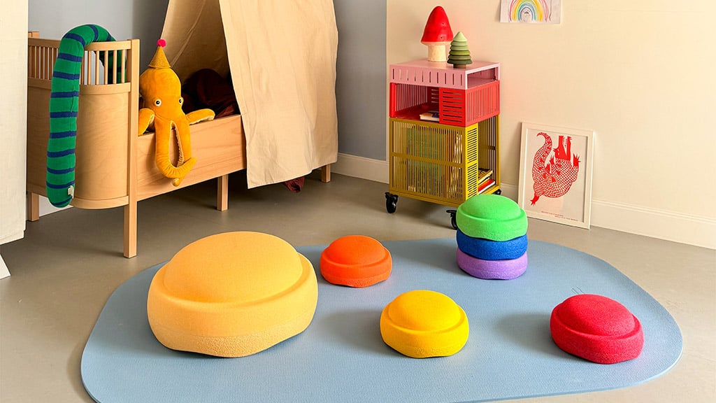 Stapelstein bringt neue Spielmatten für den Spaß auf dem Boden auf den Markt