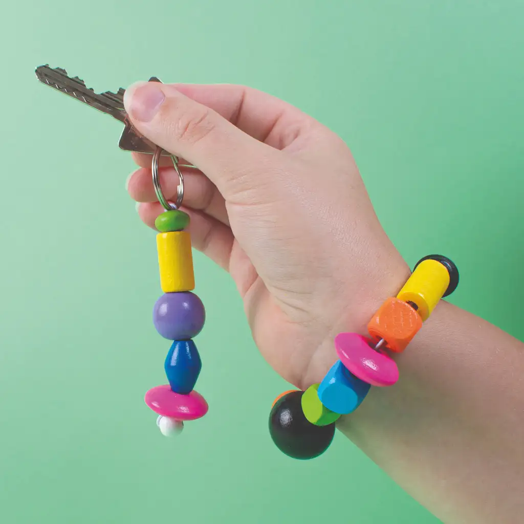 PlayBox: Bunter Holzperlen-Set zum Auffädeln im Eimer 190g kép 2