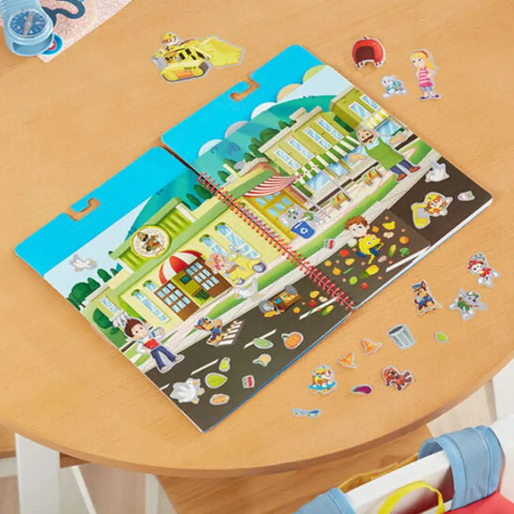 Melissa & Doug: Paw Patrol Abenteuer-Bucht wiederverwendbares Stickerbuch kép 3