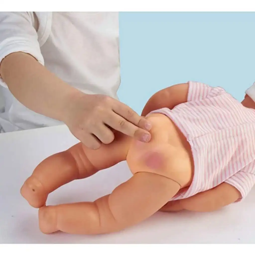 Nenuco: Interaktive Puppe Sára mit Zubehör kép 7