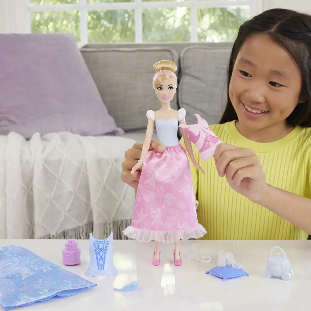 Disney Prinzessinnen: Märchenhaftes Spielset Cinderella Puppe - Mattel kép 3