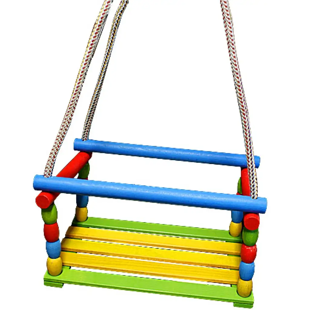 Holzfarbene Schaukel mit Seil