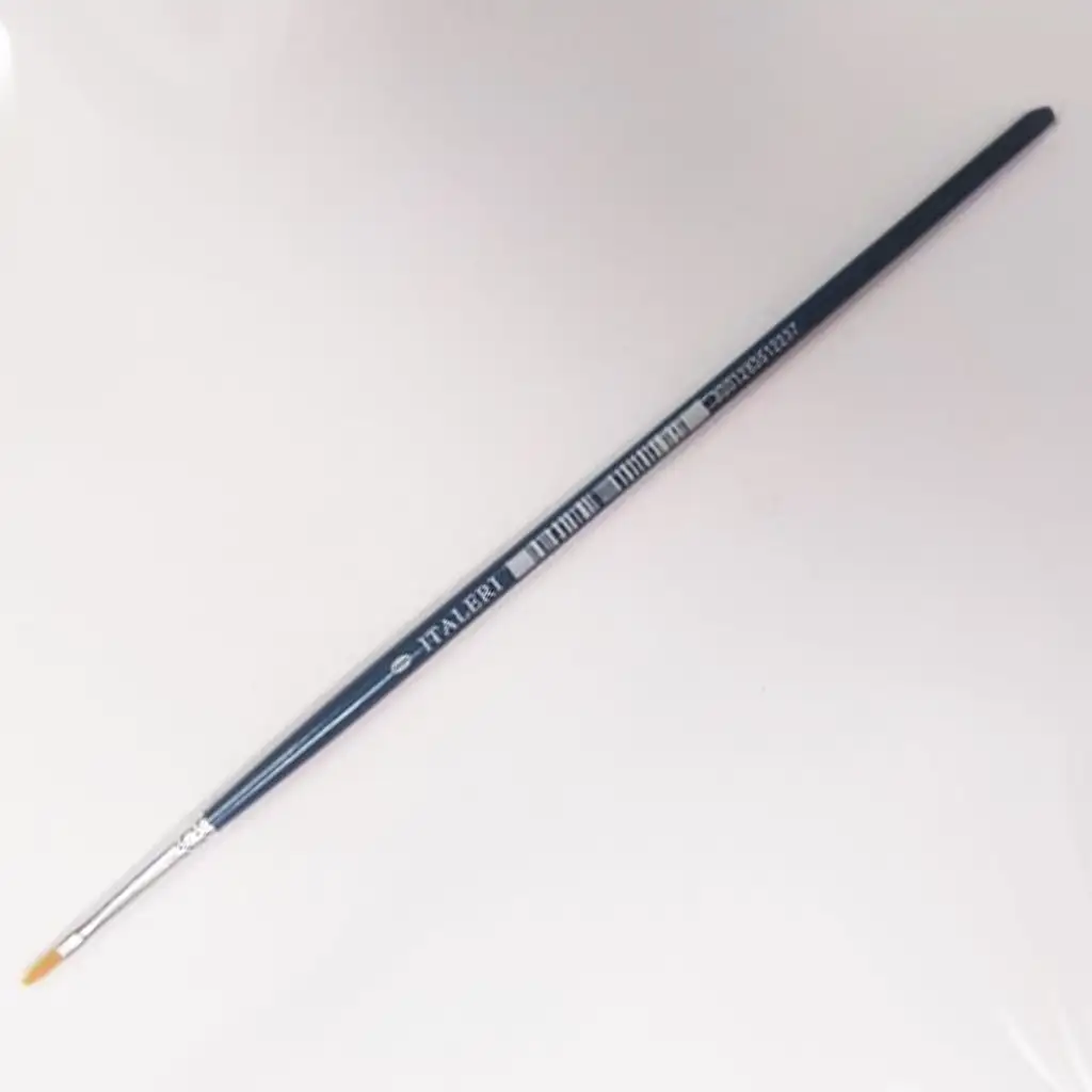 Italeri: 1 Stück flacher synthetischer Pinsel Größe 0