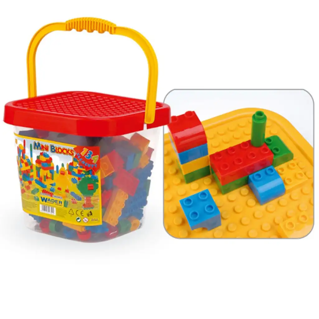 Kleine Bausteine im Spielkübel - Wader