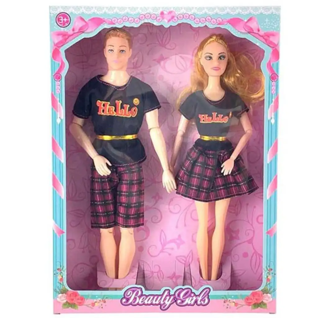 Nicky und Alex ziehen sich im Modepuppen-Set an.