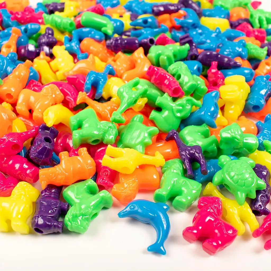 PlayBox: Buntes Tierperlen-Set mit verschiedenen fädelbaren Tieren, 250-teiliges Paket