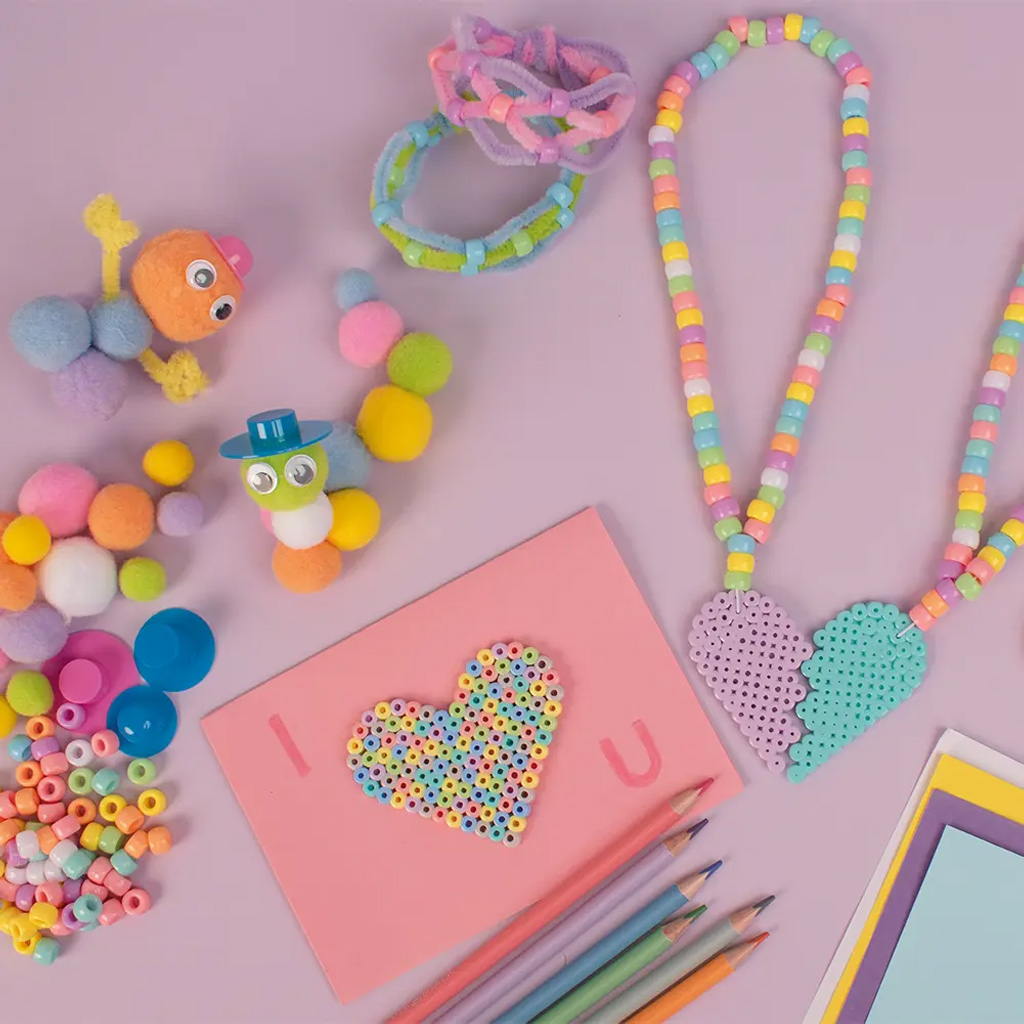 PlayBox: Kreatives Bastelset in Pastellfarben