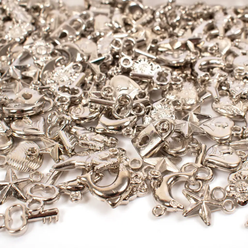 PlayBox: Kunststoff silberfarbene auffädelbare Anhänger 200er-Pack kép 2