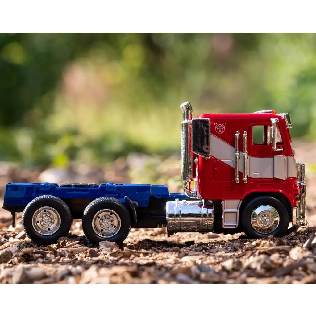 Transformers: Optimus Prime T7 Metall-Automodell 1/32 - Simba Toys kép 9