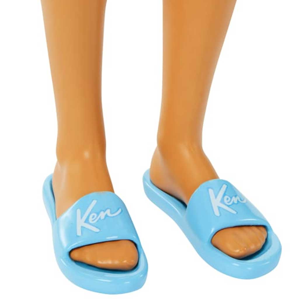 Barbie The Movie: Ken Beach Puppe mit Strandausrüstung - Mattel kép 3