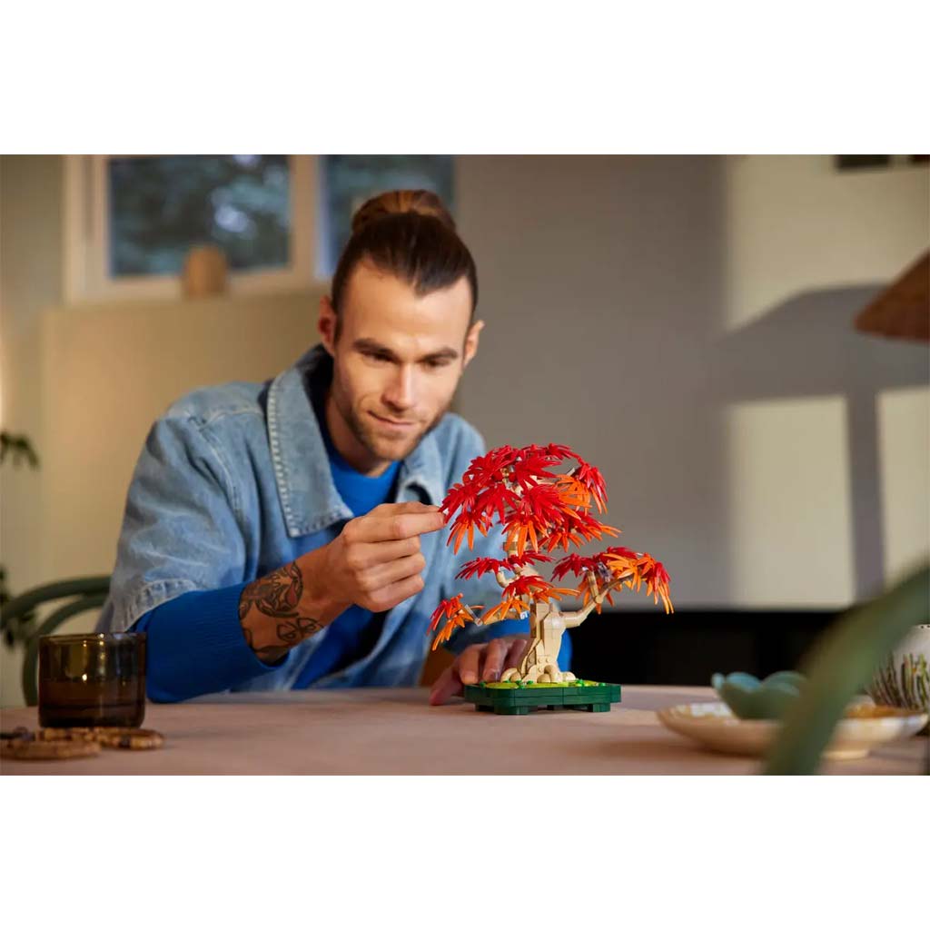 LEGO® Botanicals: Japanischer Ahorn-Bonsai mit roten Blättern (10348) kép 6