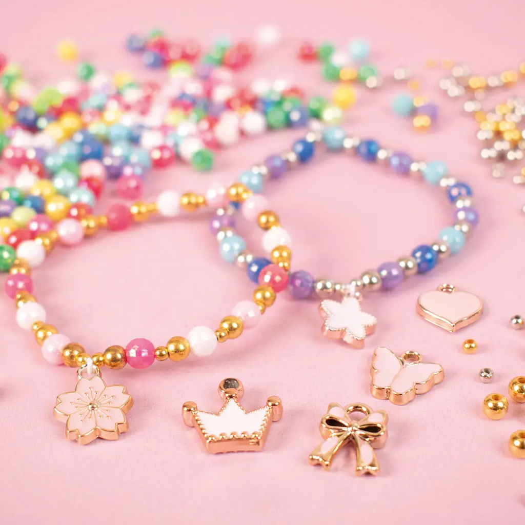 PlayBox: Charm-Armband-Bastelset mit Perlen und Anhängern, 500-teilig kép 3