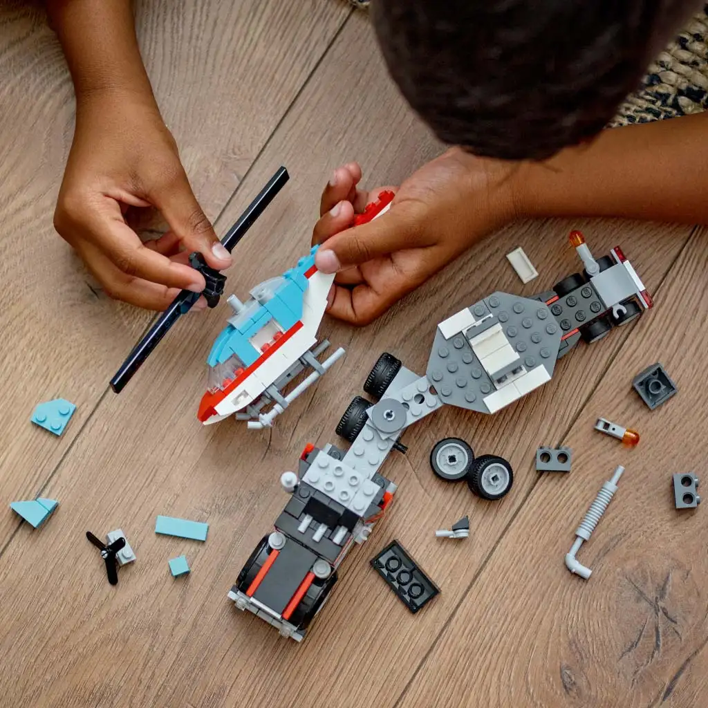 LEGO® Creator: Platós teherautó és helikopter (31146) kép 3