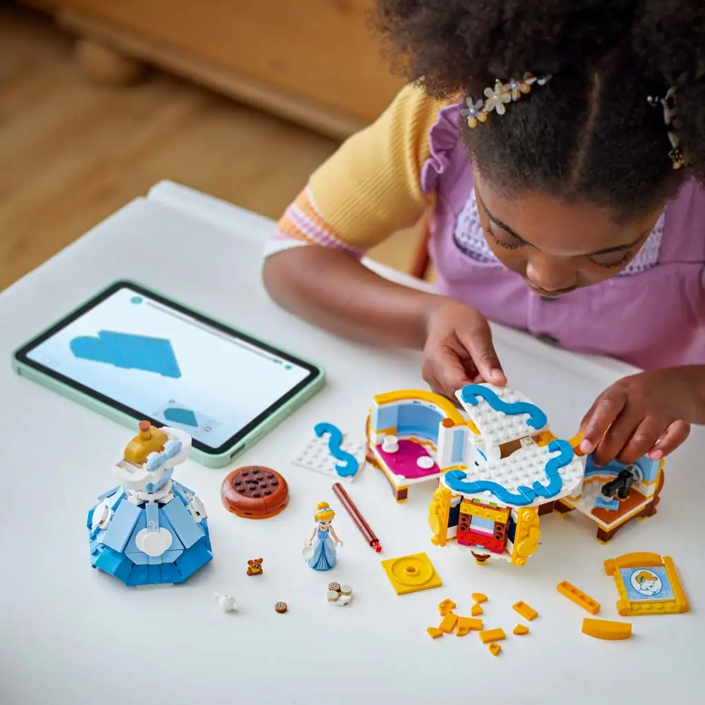 LEGO® Disney: Cinderellas Kleid (43266) kép 3