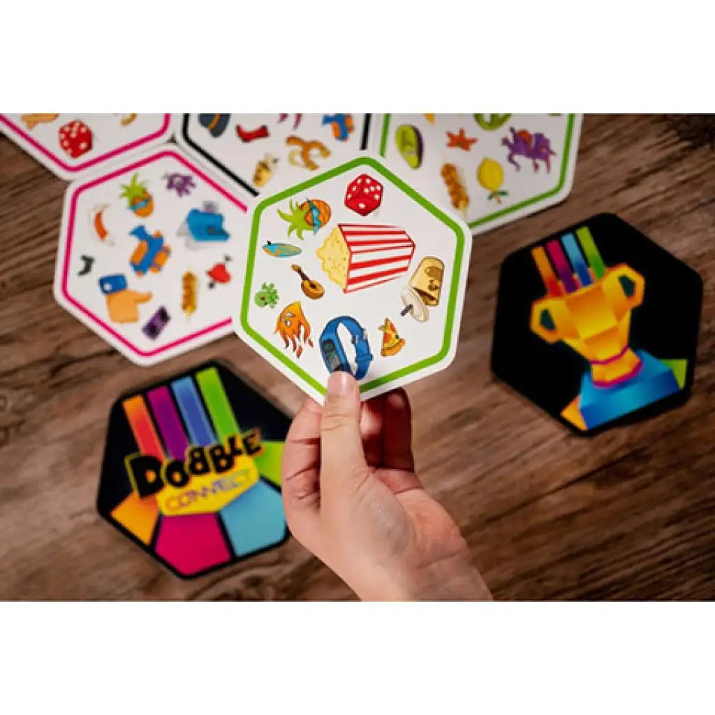 Dobble Connect Gesellschaftsspiel kép 4