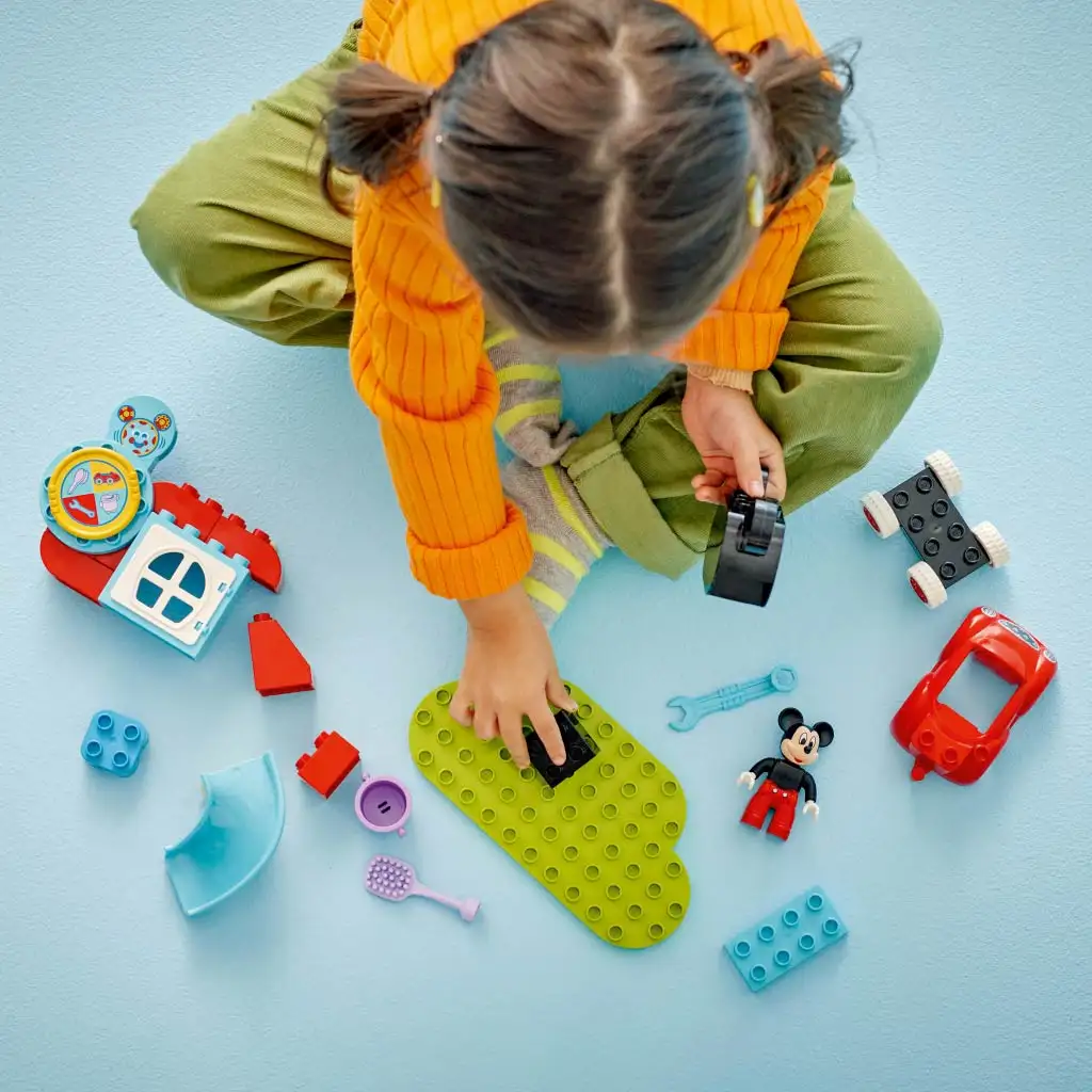 LEGO® DUPLO®: Mickey Maus Spielplatz und Auto (10454) kép 3
