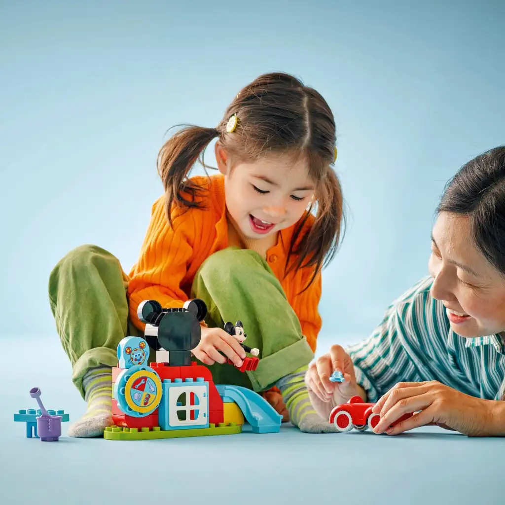 LEGO® DUPLO®: Mickey Maus Spielplatz und Auto (10454) kép 4