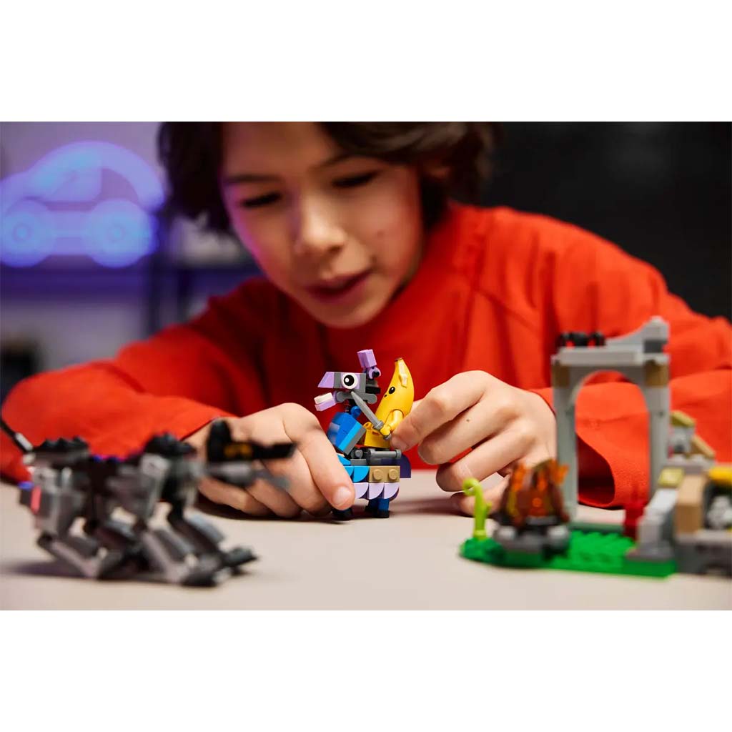 LEGO® Fortnite: Peelys und Sparkplugs Lagerplatz (77075) kép 7