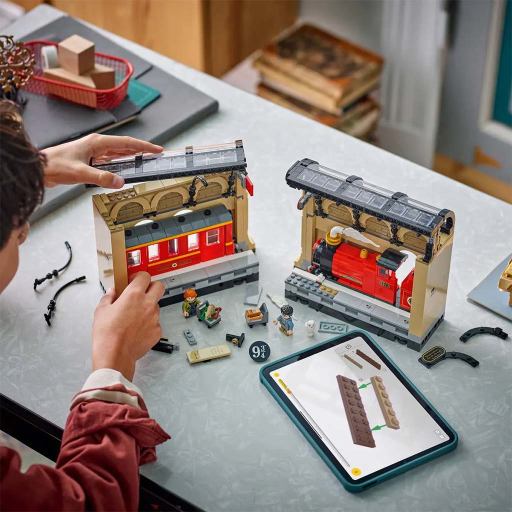 LEGO® Harry Potter: Könyvkuckó: Roxfort™ expressz (76450) kép 9