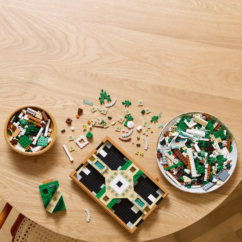 LEGO® Icons: Garten mit Springbrunnen (10359) kép 3