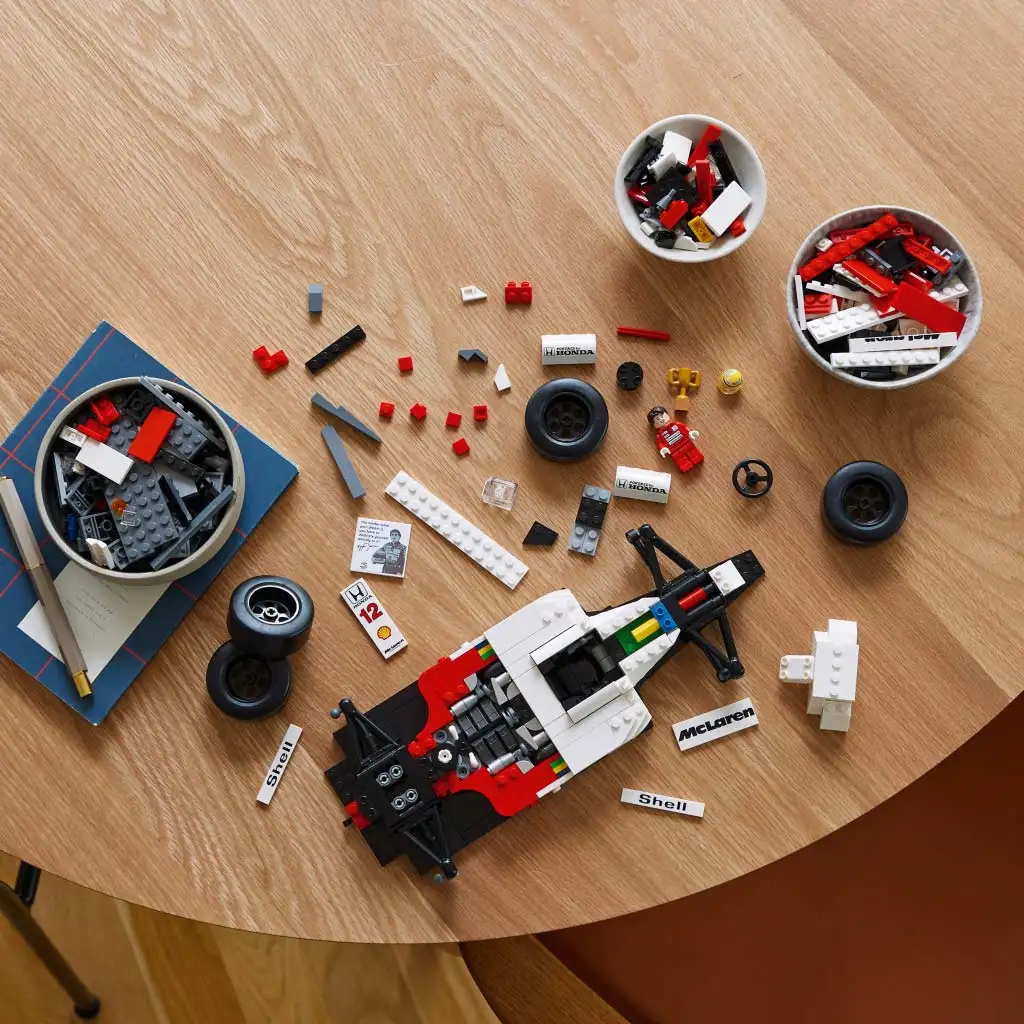 LEGO® Icons: McLaren MP4/4 und Ayrton Senna (10330) kép 6