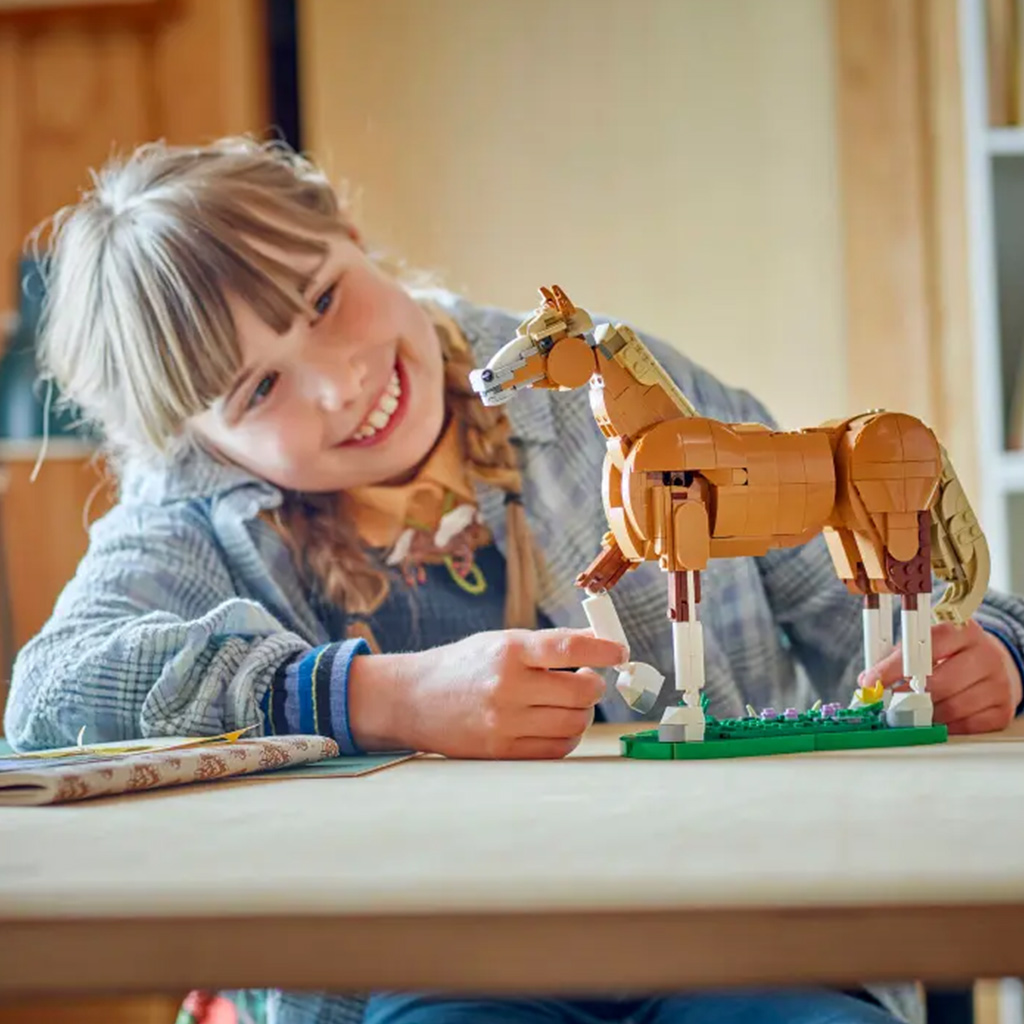 LEGO® Creator: Wunderschönes Pferd (31166) kép 5