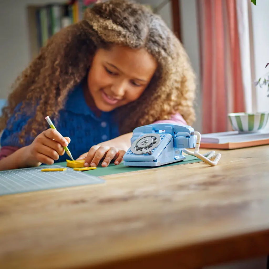 LEGO® Creator: Retro-Telefon (31174) kép 5