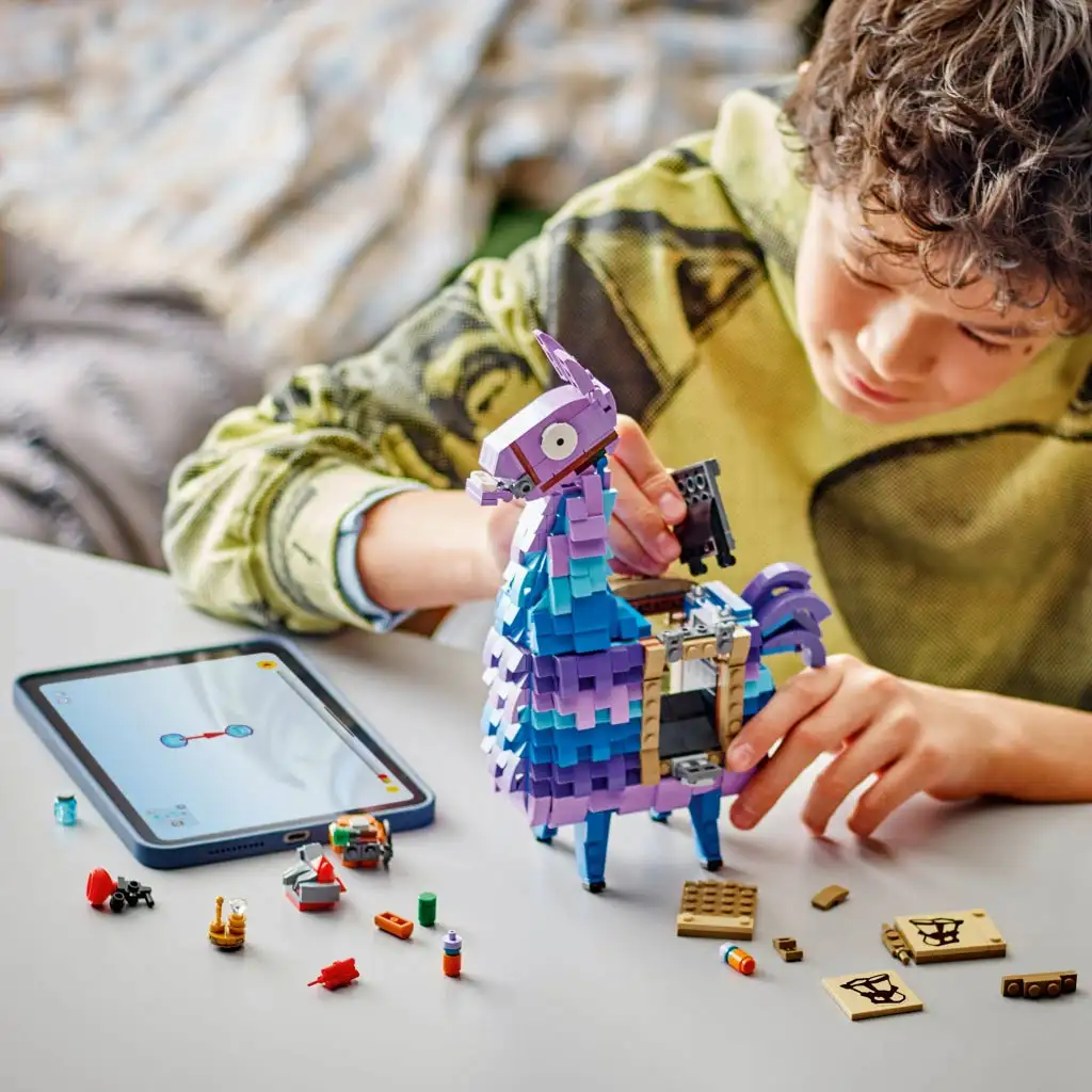 LEGO® Fortnite: Versorgungslama (77071) kép 4