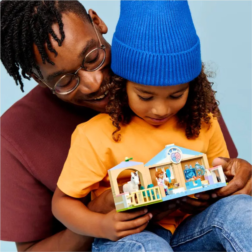 LEGO® Friends: Tierklinik (42696) kép 5