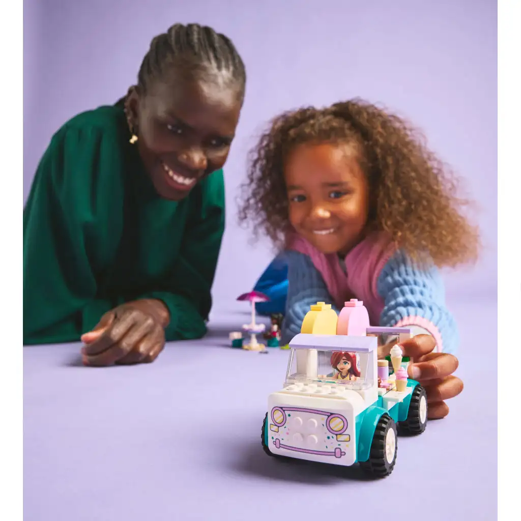 LEGO® Friends: Heartlake City Eiswagen (42644) kép 3