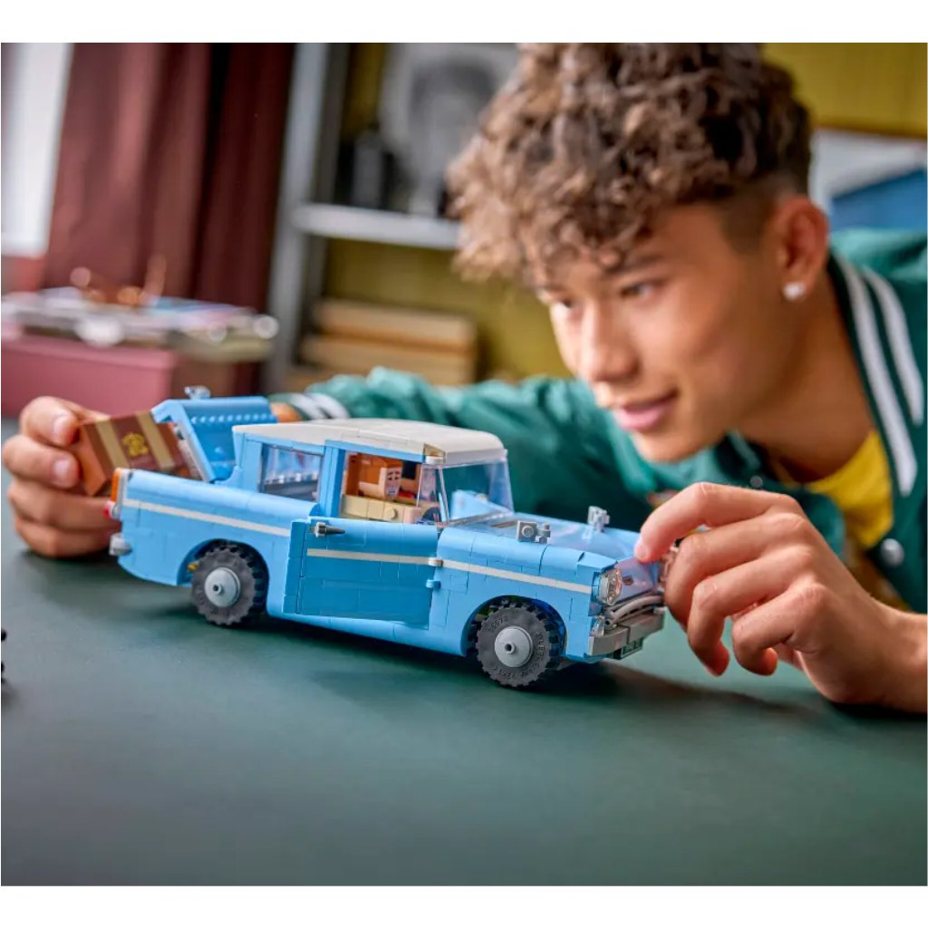 LEGO® Harry Potter: Der verzauberte fliegende Ford Anglia™ (76470) kép 4