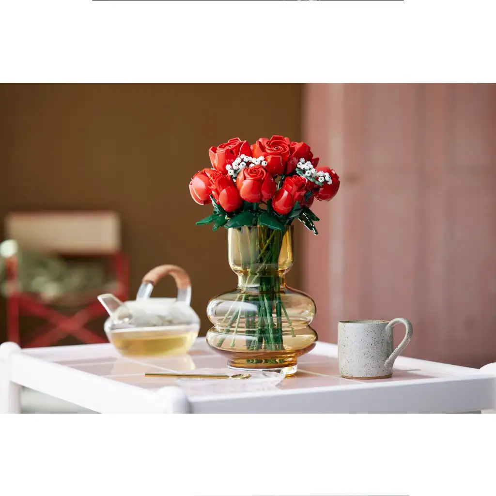 LEGO® Icons: Rosenstrauß (10328) kép 6