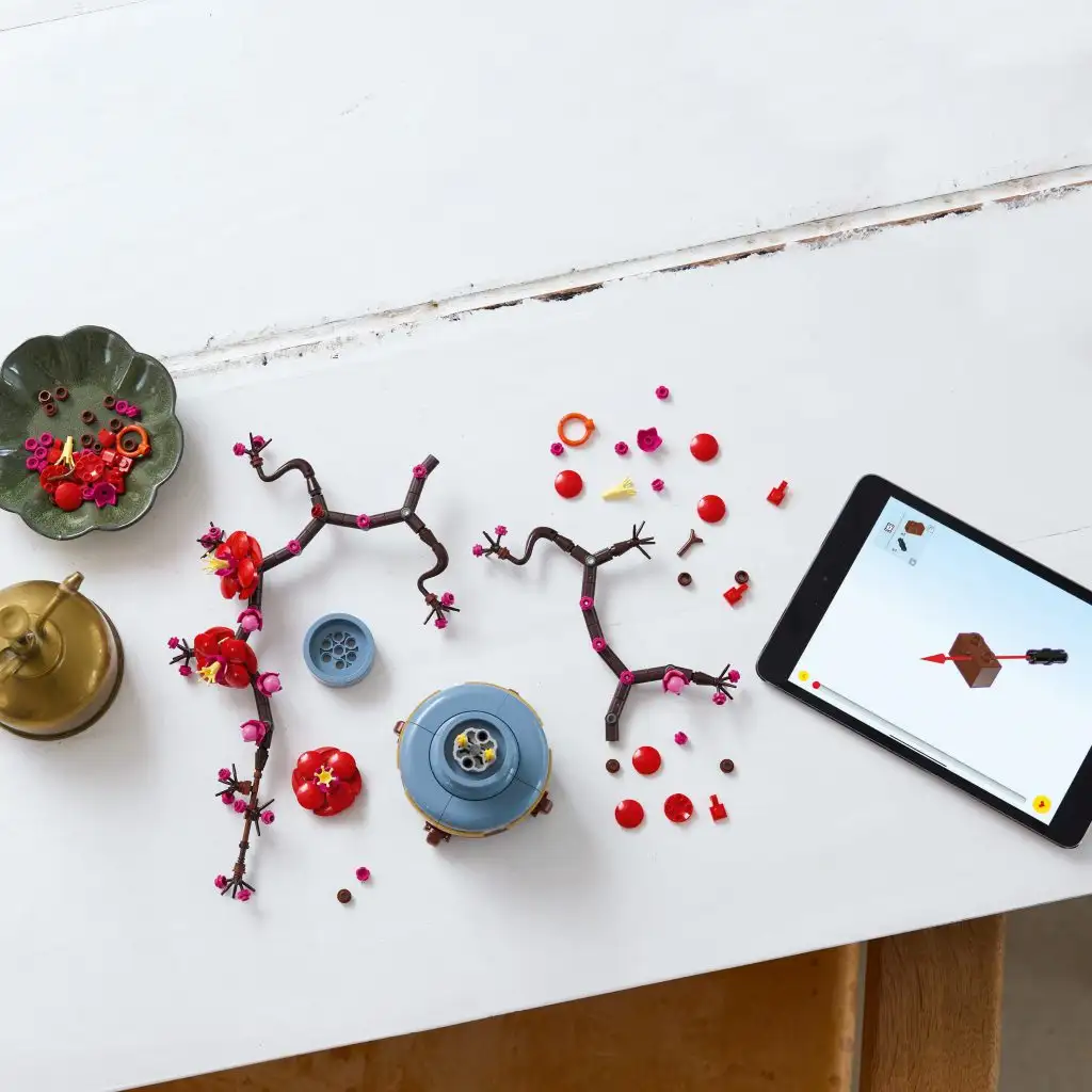 LEGO® Icons: Pflaumenblüte (10369) kép 4