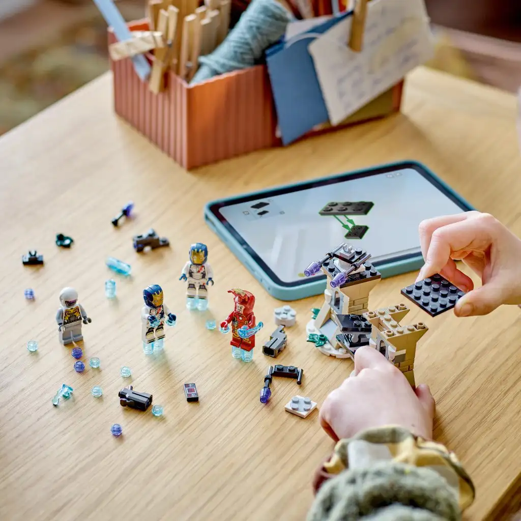 LEGO® Marvel: Iron Man und das Iron Legion vs. Hydra-Soldat (76288) kép 4