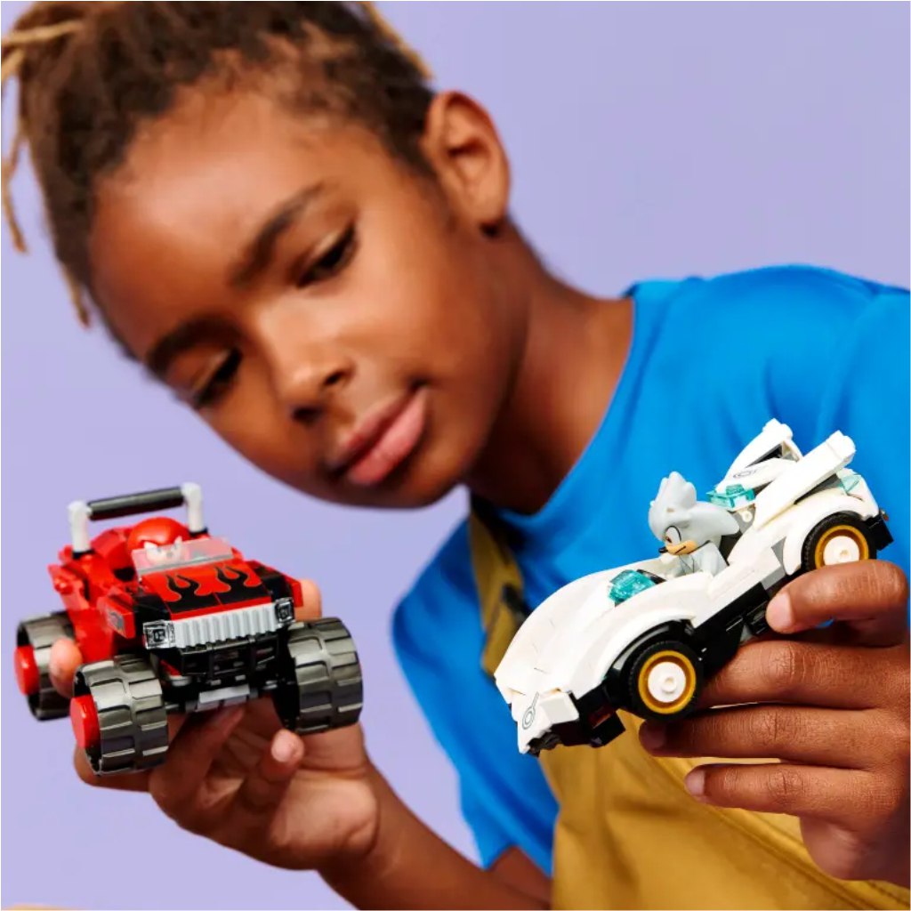 LEGO® Sonic the Hedgehog™: Silvers Auto gegen Knuckles’ Monstertruck (77118) kép 5