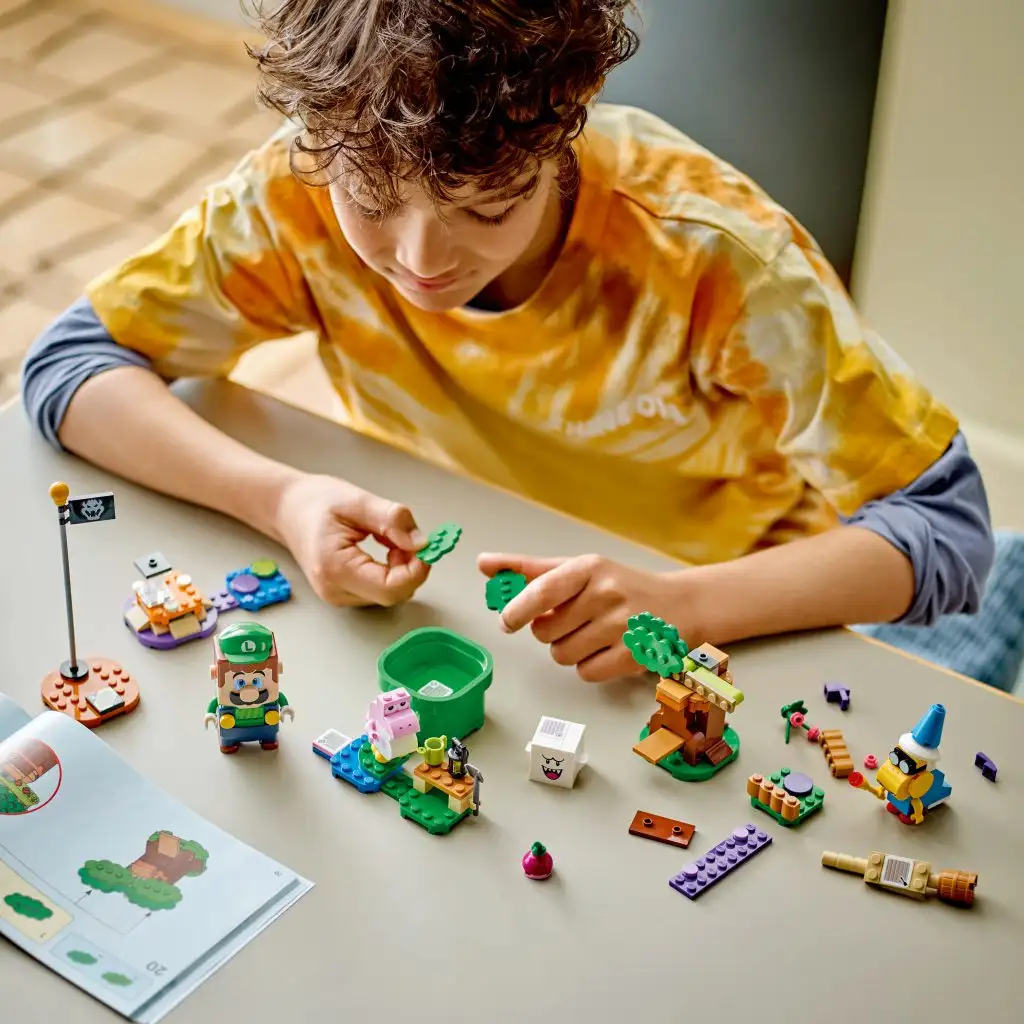 LEGO® Super Mario™: Abenteuer mit der interaktiven Luigi-Figur (71440) kép 4