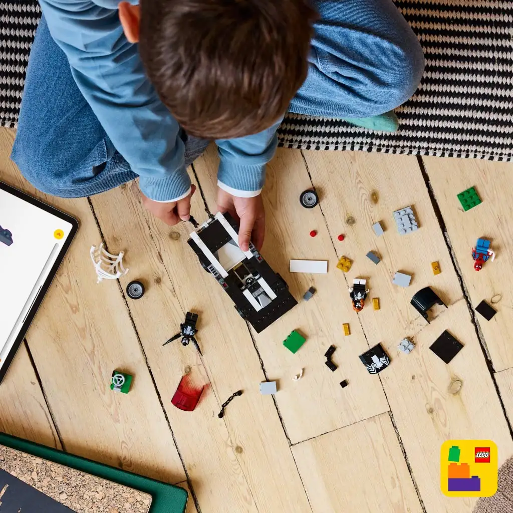 LEGO® Super Heroes: Marvel - Spider-Man vs. Venom Sportwagen (76309) kép 4