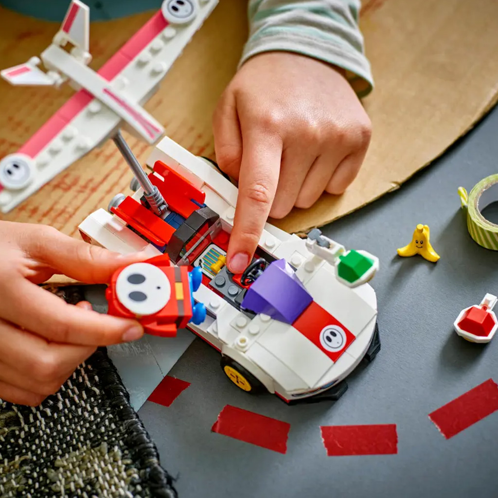 LEGO® Super Mario™: Mario Kart™ – Shy Guy und P-Flügel (72045) kép 7