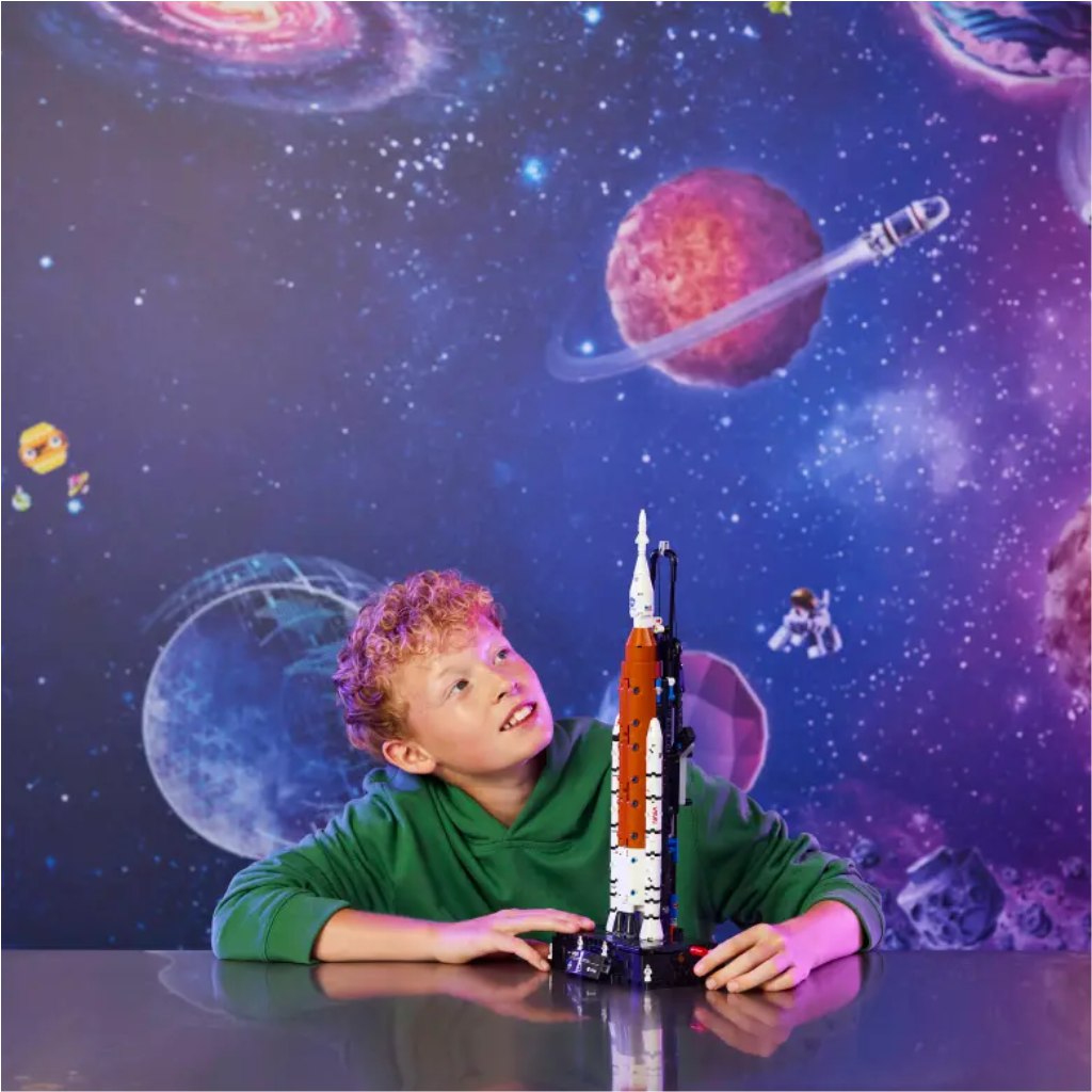 LEGO® Technic: NASA Artemis Raketenstartsystem (42221) kép 4