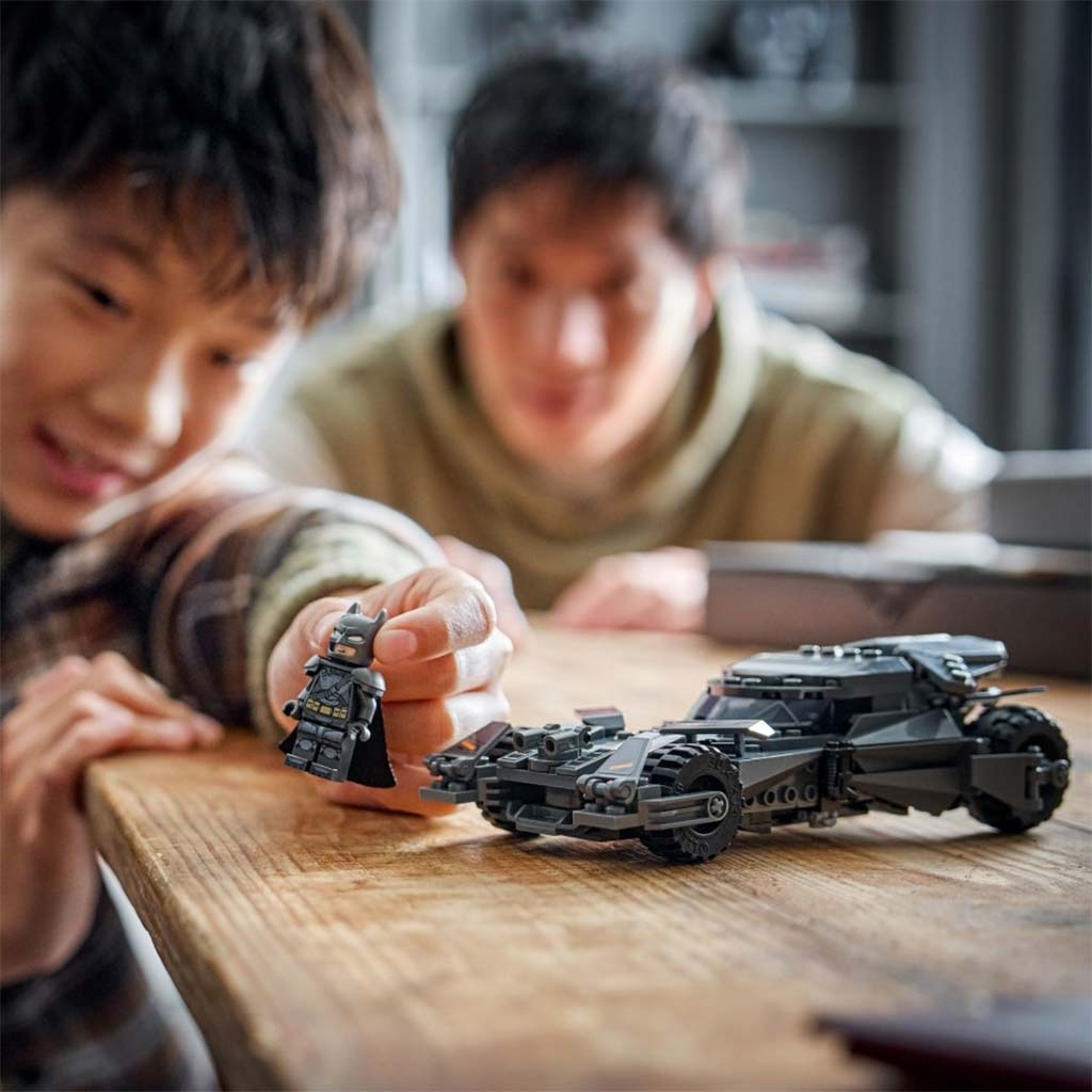 LEGO® Marvel: Batman gegen Superman™: Batmobil™ (76331) kép 6